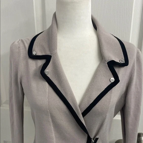 Karen Millen Knit Sweater Jacket Black Trim Asymmetrical Zipper V Neck Collar - Picture 2 of 14